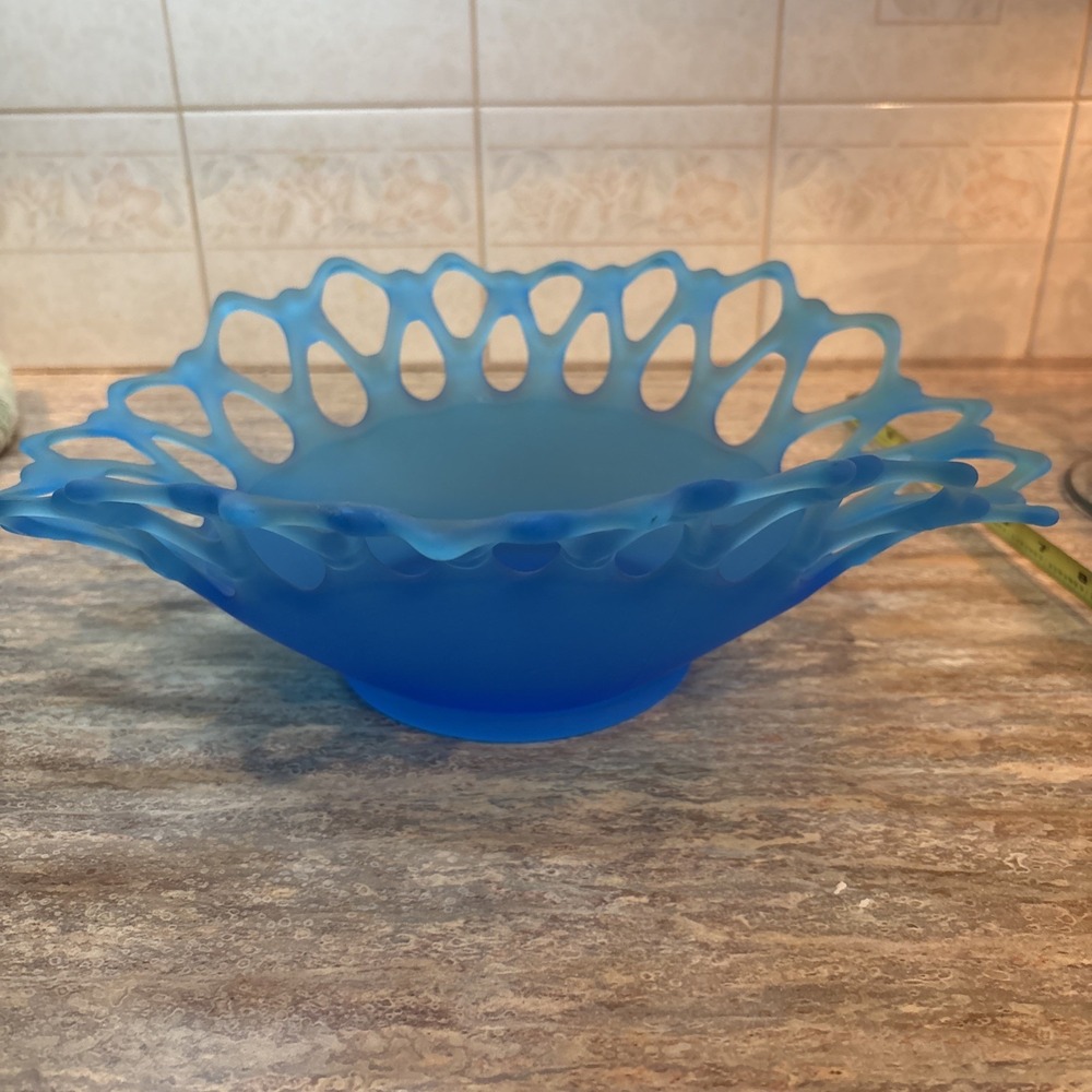 Vtg Westmoreland Blue Satin/Frosted Glass Doric Lace 12 1/2 In Oval Bowl